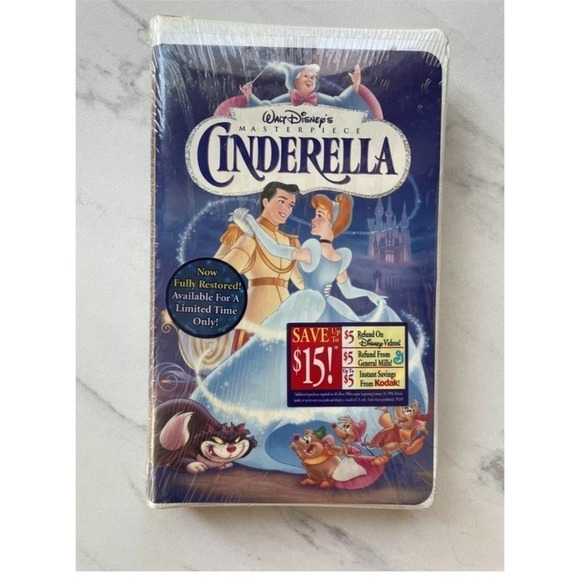 Walt Disney Masterpiece Collection Cinderella VHS Tape Clambshell NWT - Picture 2 of 9